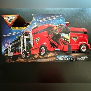 Monster Jam  ~ MAX-D Maximum Deconstruction Launch & Go Hauler